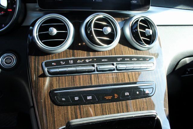 Used 2022 Mercedes-Benz GLC 300 4MATIC image 21