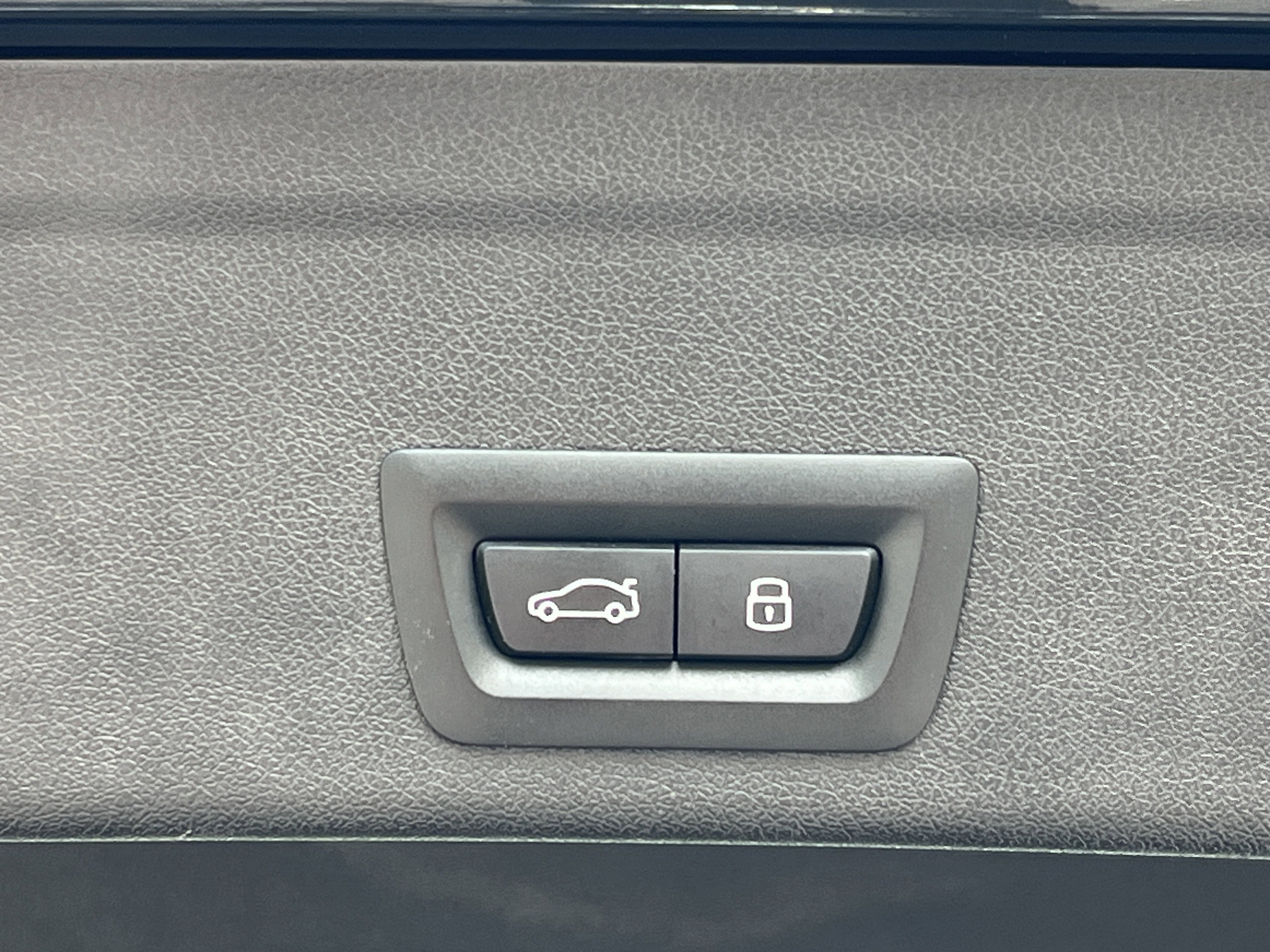 Used 2025 BMW X6 xDrive40i image 25