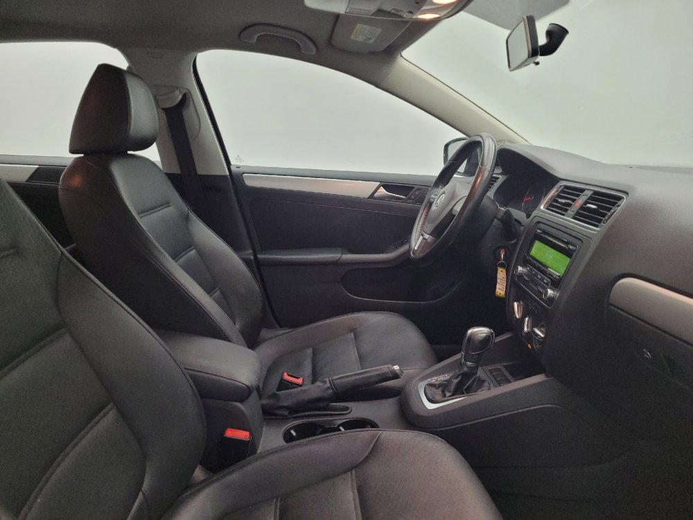 Used 2013 Volkswagen Jetta SE FWD image 21