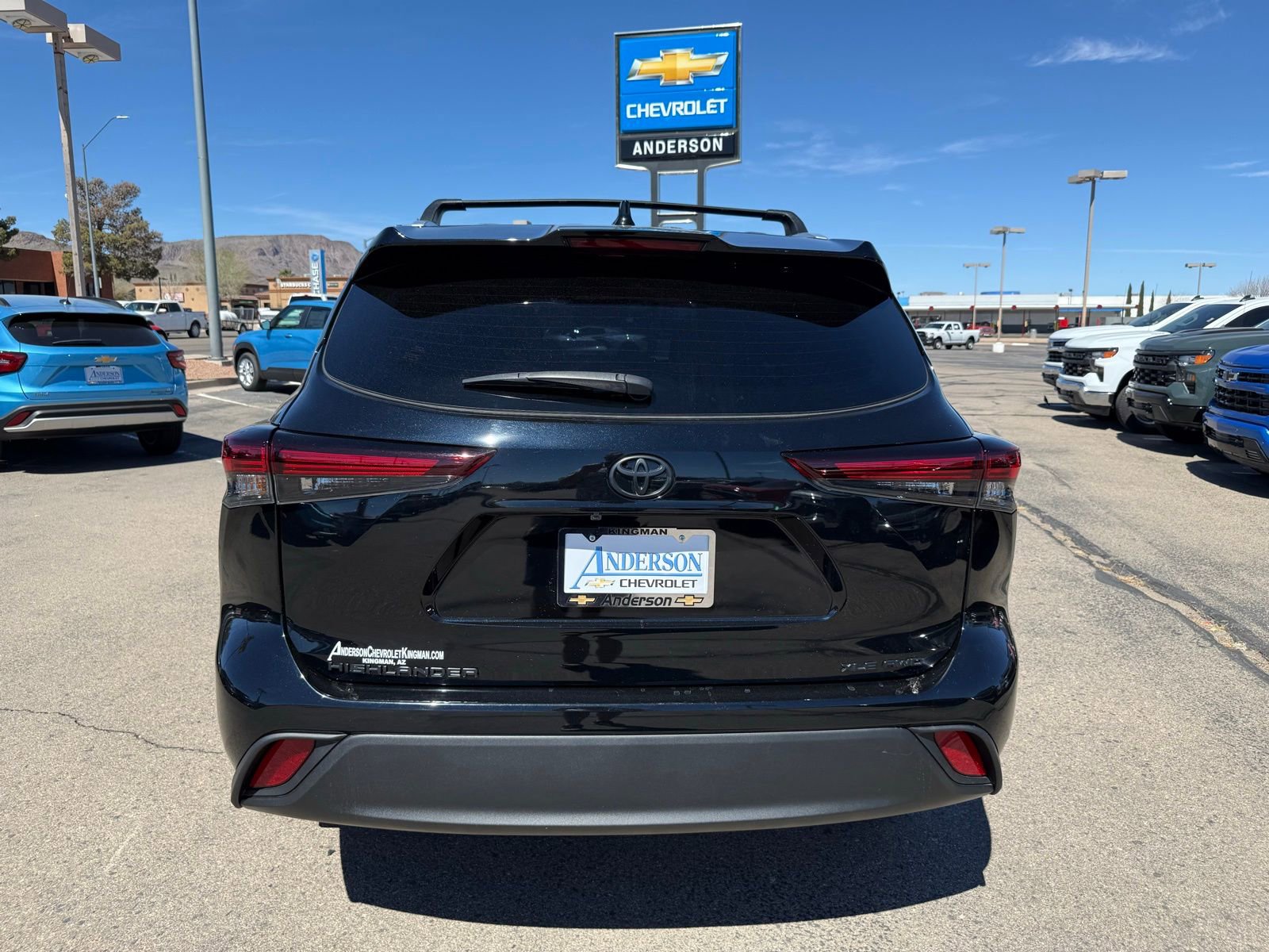 Used 2024 Toyota Highlander XLE AWD/4WD image 7