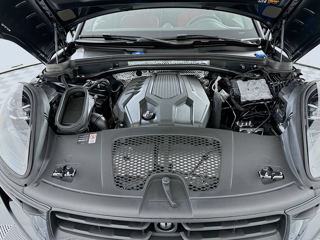 New 2026 Porsche Macan AWD/4WD image 32