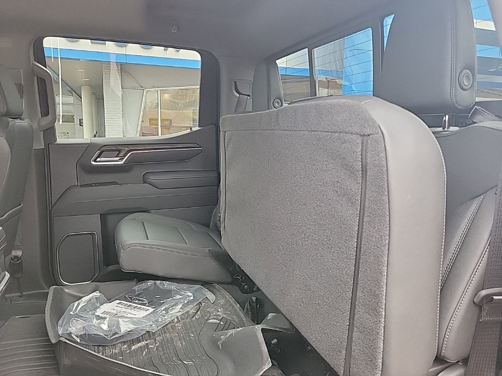 Used 2026 GMC Sierra 1500 SLT image 14
