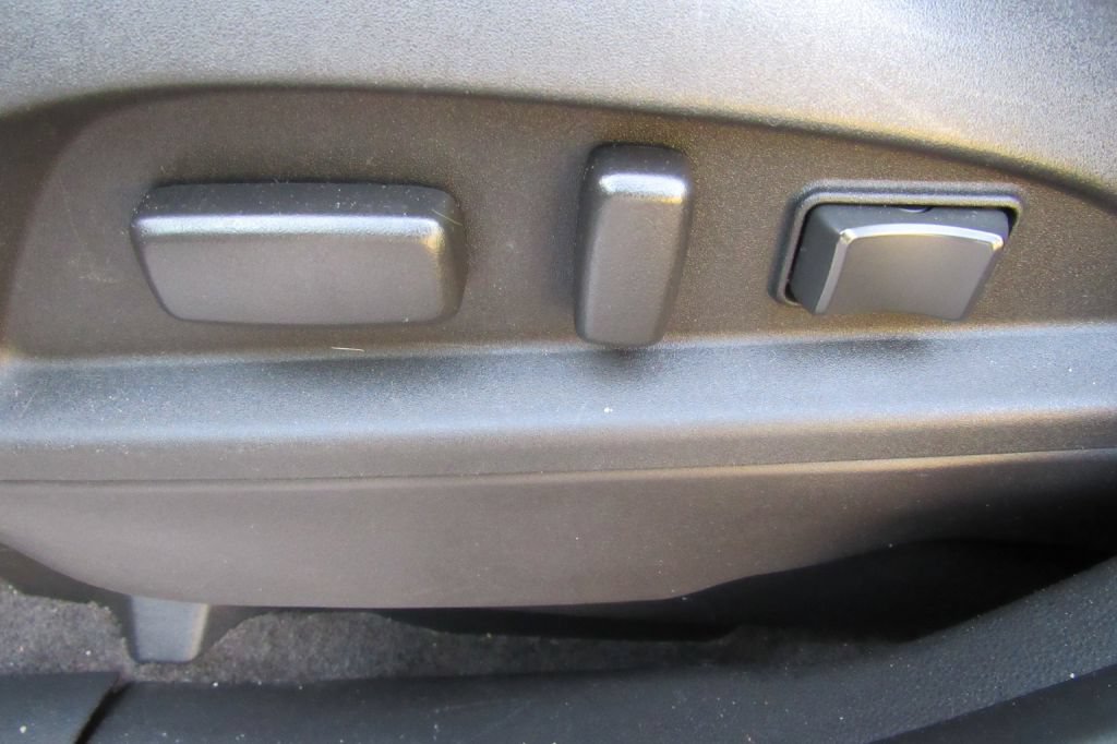 Used 2010 Chevrolet Equinox LT AWD/4WD image 32