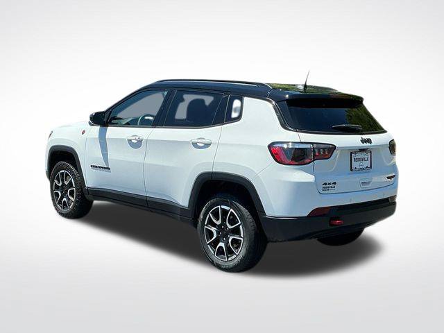 Used 2024 Jeep Compass Trailhawk AWD/4WD image 6