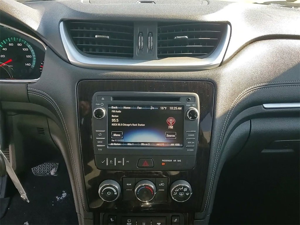 Used 2017 Chevrolet Traverse LT w/ Style and Technology Package image 29
