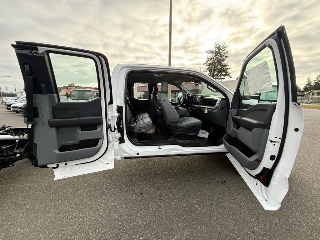 New 2025 Ford F450 XL image 15