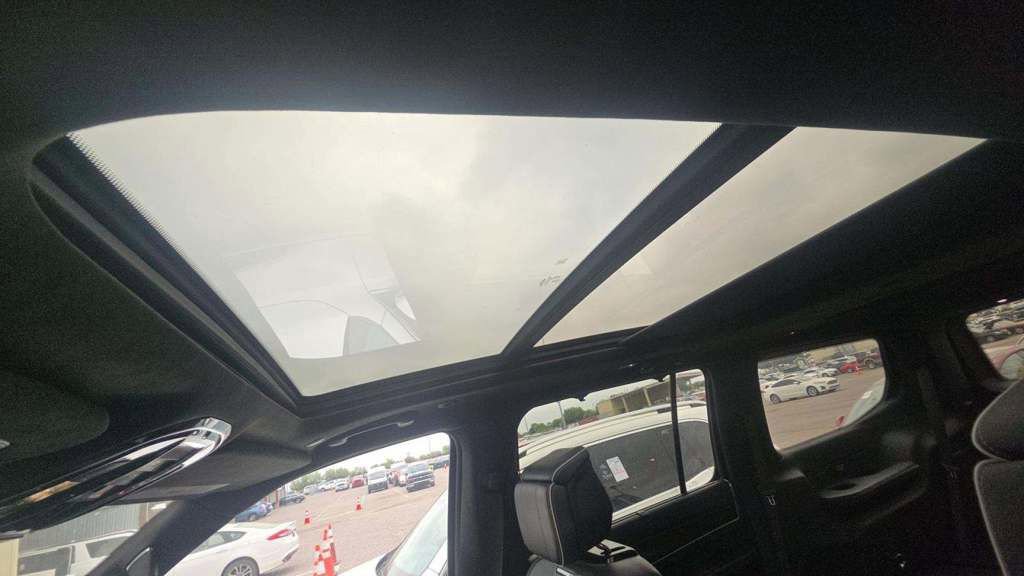 Used 2023 Jeep Grand Wagoneer Series II w/ Flexible Seating Group image 10