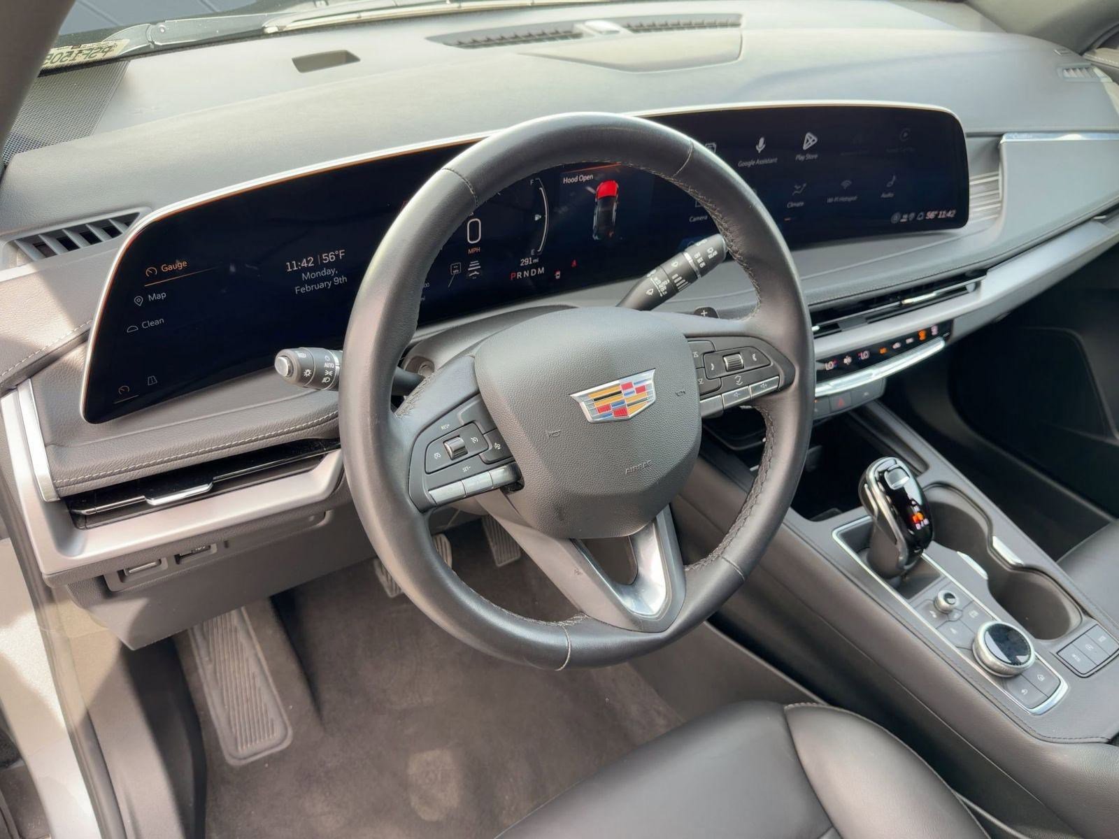 Certified 2025 Cadillac XT4 Premium Luxury image 3