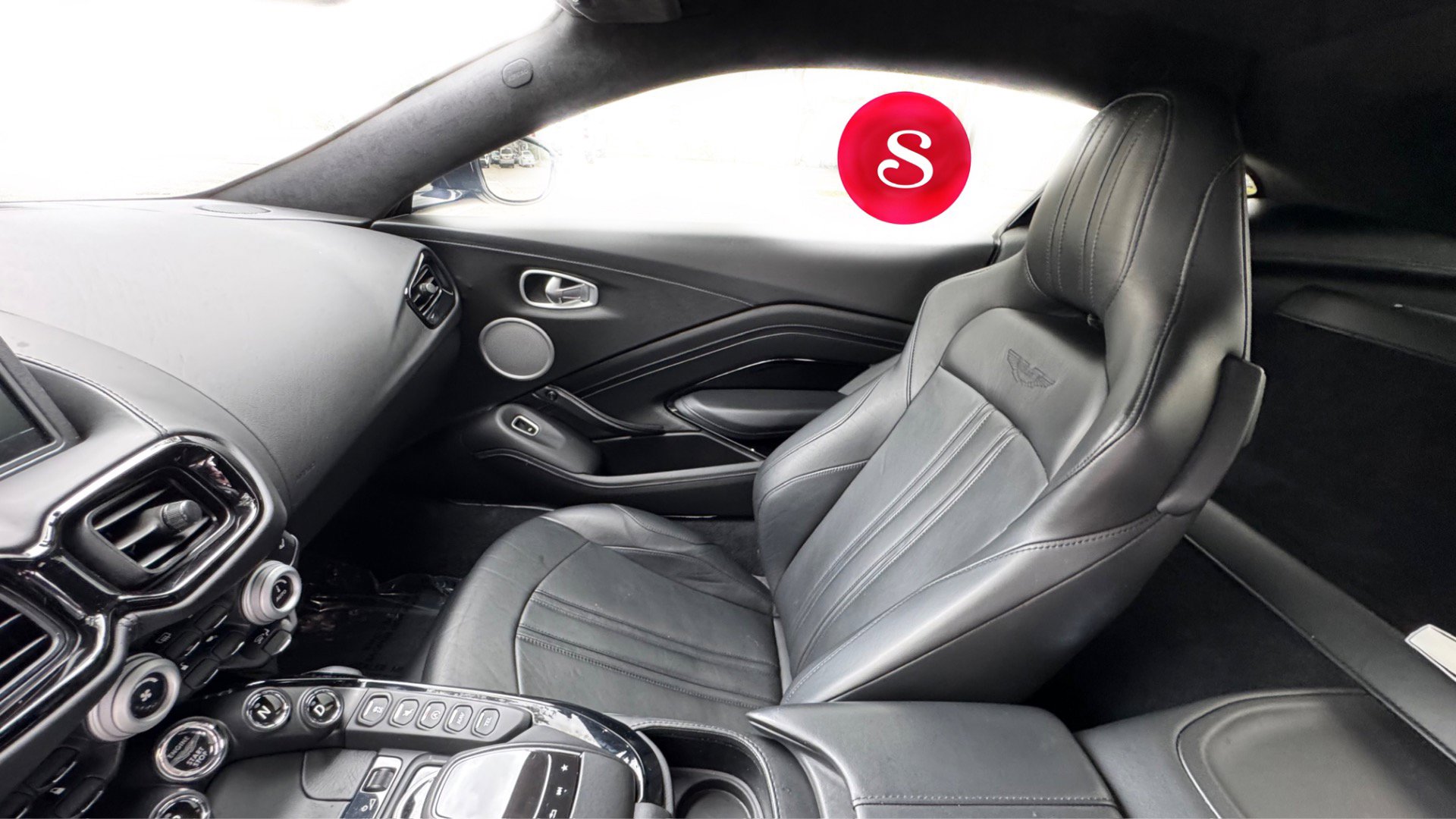 Used 2019 Aston Martin V8 Vantage Coupe image 21