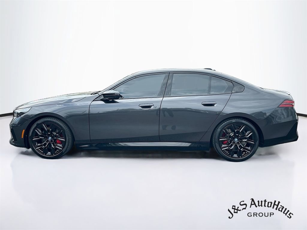 Used 2024 BMW i5 M60 w/ Premium Package image 4