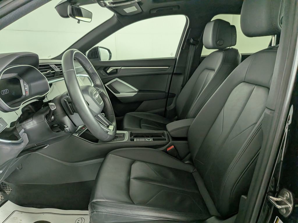 Used 2025 Audi Q3 2.0T Premium image 17