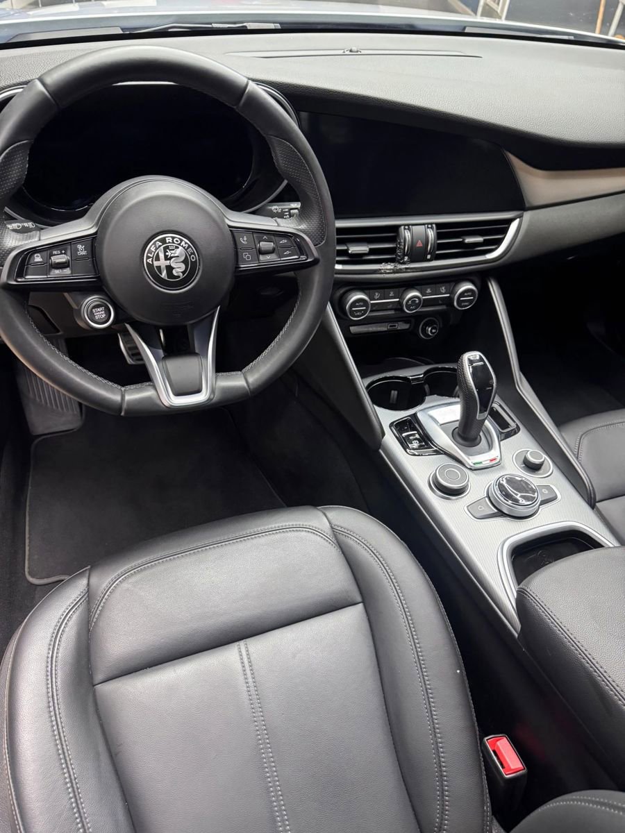 Used 2024 Alfa Romeo Giulia Ti RWD image 8