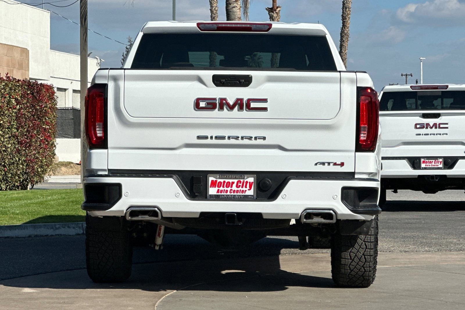 Certified 2025 GMC Sierra 1500 AT4 image 5