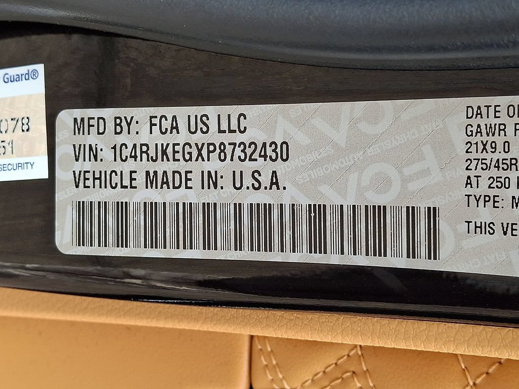 Used 2023 Jeep Grand Cherokee L Summit AWD/4WD image 34