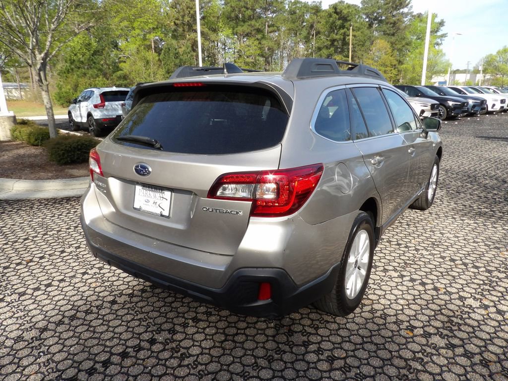 Used 2019 Subaru Outback 2.5i Premium image 6