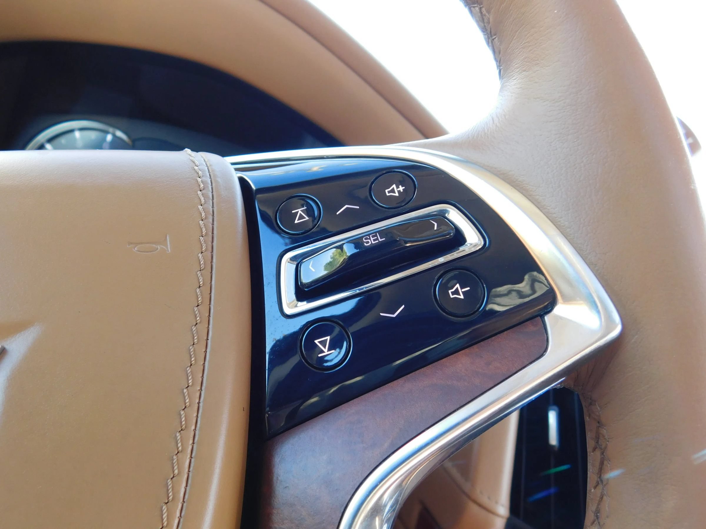 Used 2016 Cadillac Escalade Platinum AWD/4WD image 35