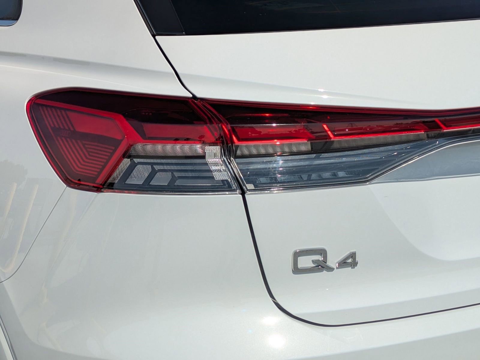 Used 2023 Audi Q4 e-tron Premium Plus w/ Premium Plus image 17