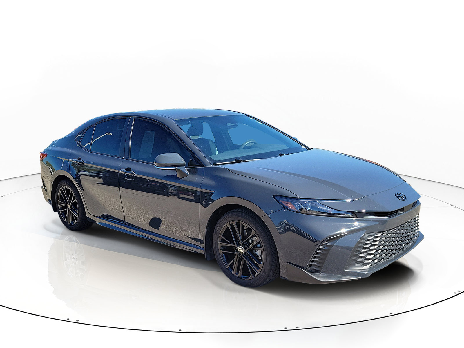 Used 2026 Toyota Camry SE FWD image 2