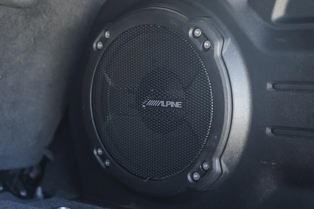 Used 2020 Jeep Wrangler Unlimited Sahara image 9