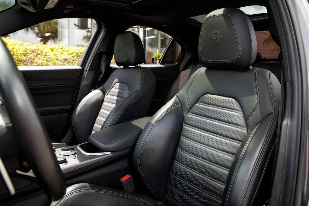 Used 2022 Alfa Romeo Giulia Veloce image 29