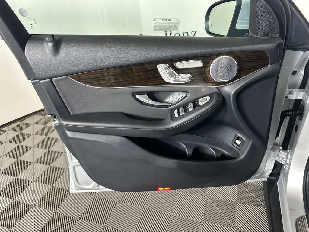 Used 2020 Mercedes-Benz GLC 300 image 10