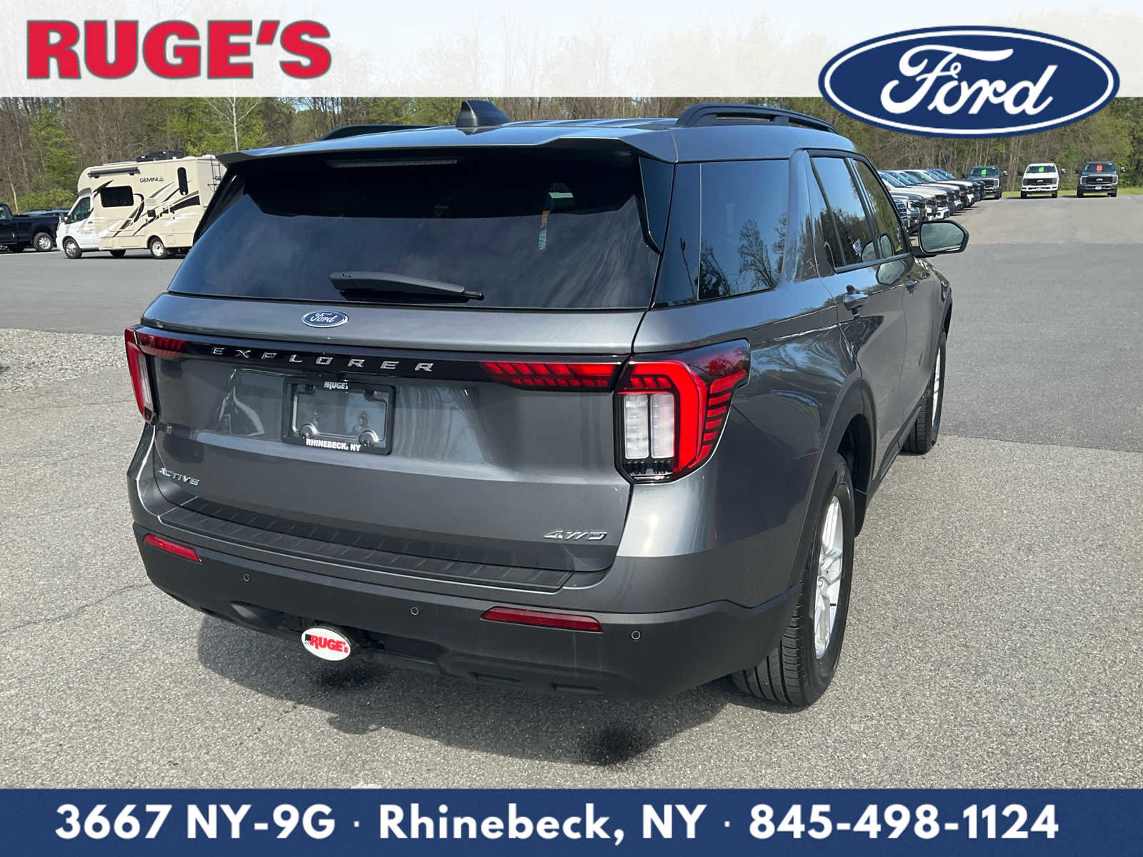 Used 2026 Ford Explorer Active AWD/4WD image 3
