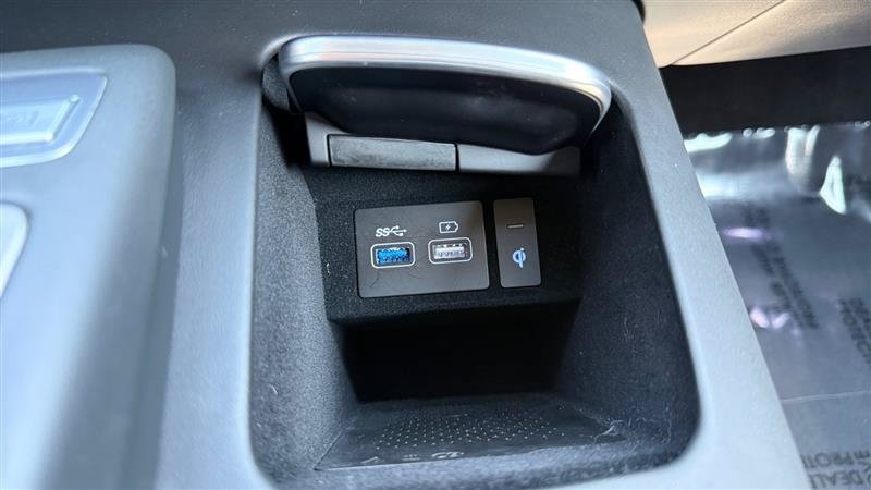 Used 2025 Genesis GV70 2.5T AWD/4WD image 33