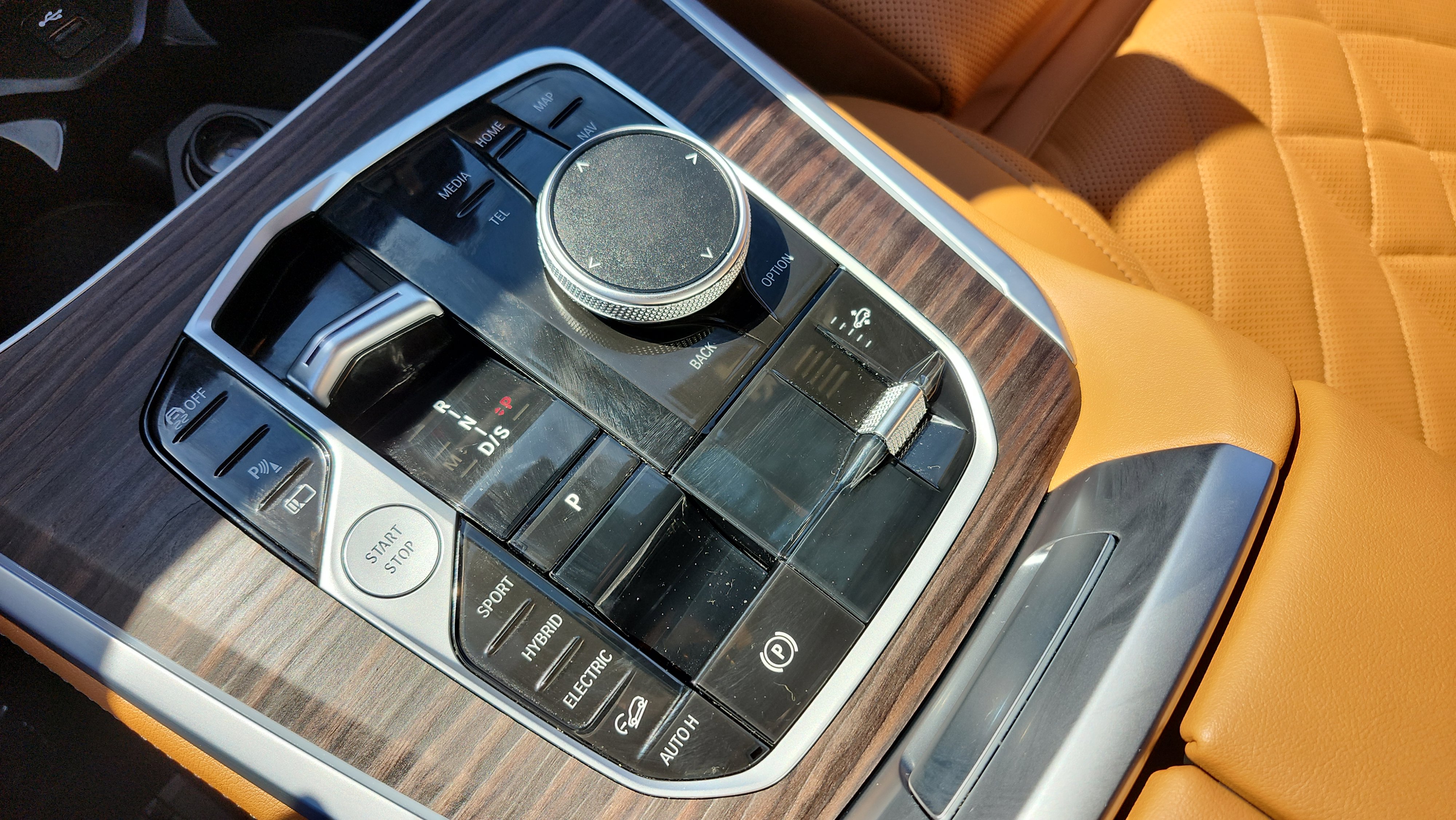 Certified 2024 BMW X5 xDrive50e w/ M Sport Package image 32