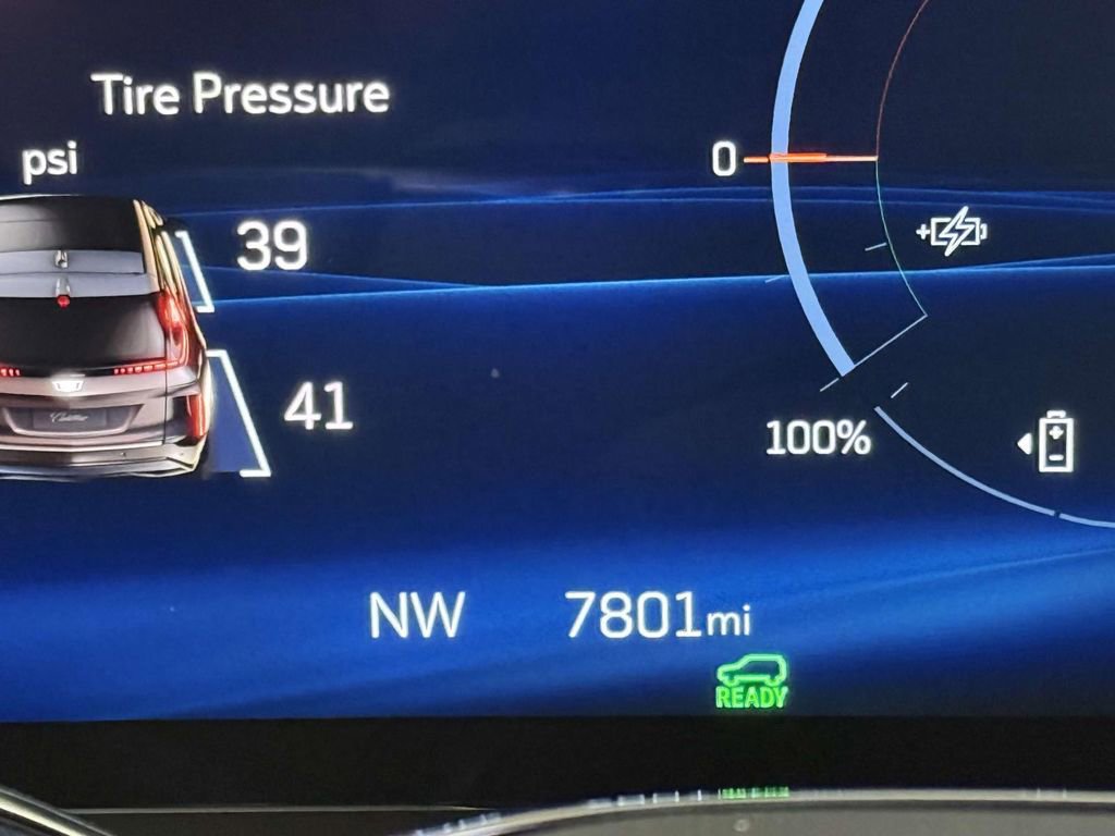 Used 2025 Cadillac Lyriq Sport AWD/4WD image 5