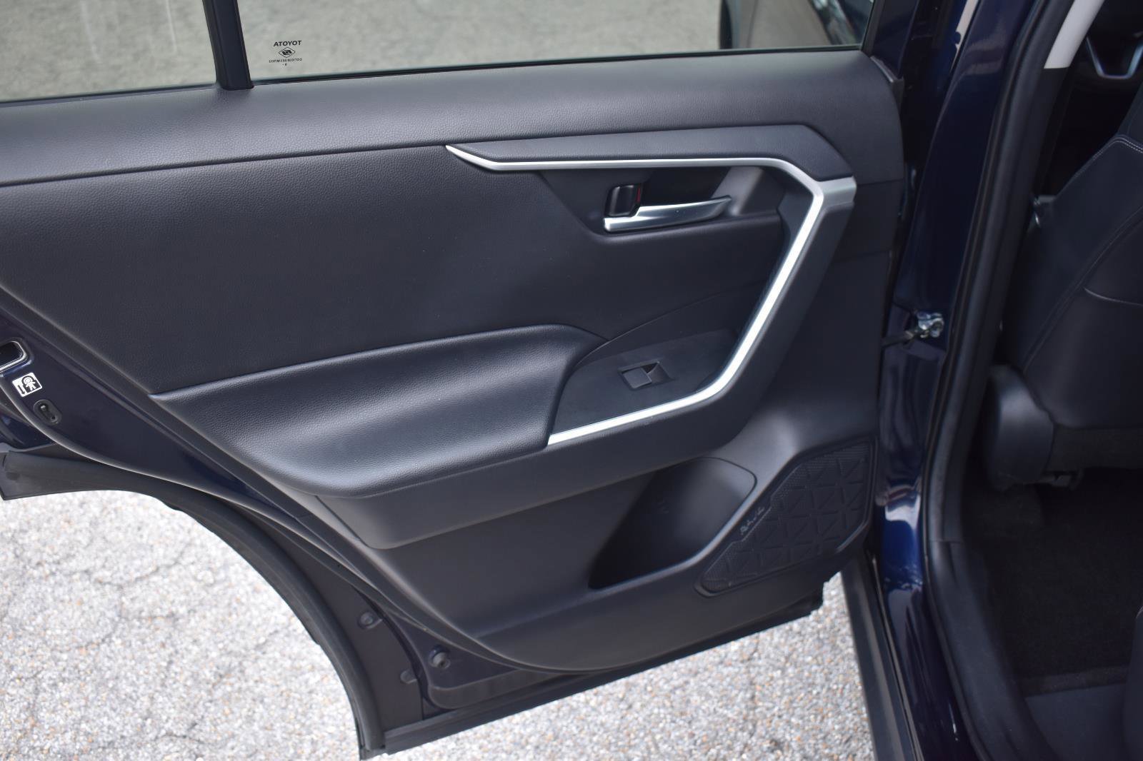 Used 2020 Toyota RAV4 XLE Premium FWD image 45