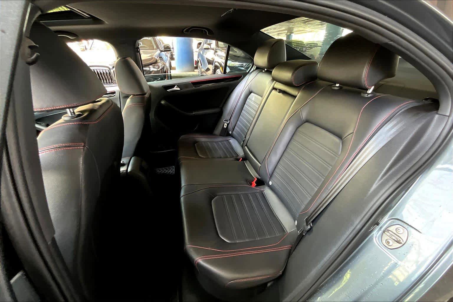 Used 2018 Volkswagen Jetta GLI image 19
