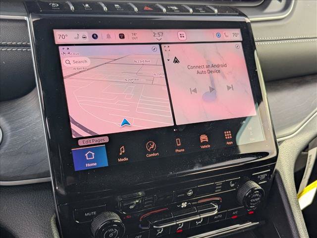 New 2025 Jeep Grand Cherokee Limited w/ Black Appearance Package RWD image 12