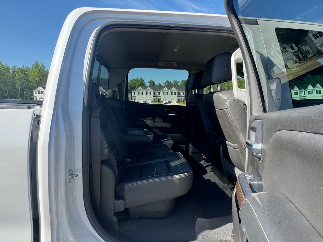 Used 2019 GMC Sierra 2500 Denali w/ Duramax Plus Package AWD/4WD image 17