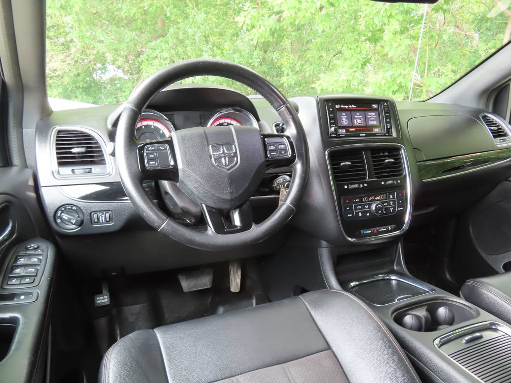 Used 2019 Dodge Grand Caravan SXT FWD image 4
