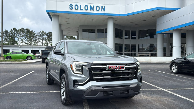 Used 2025 GMC Terrain Elevation