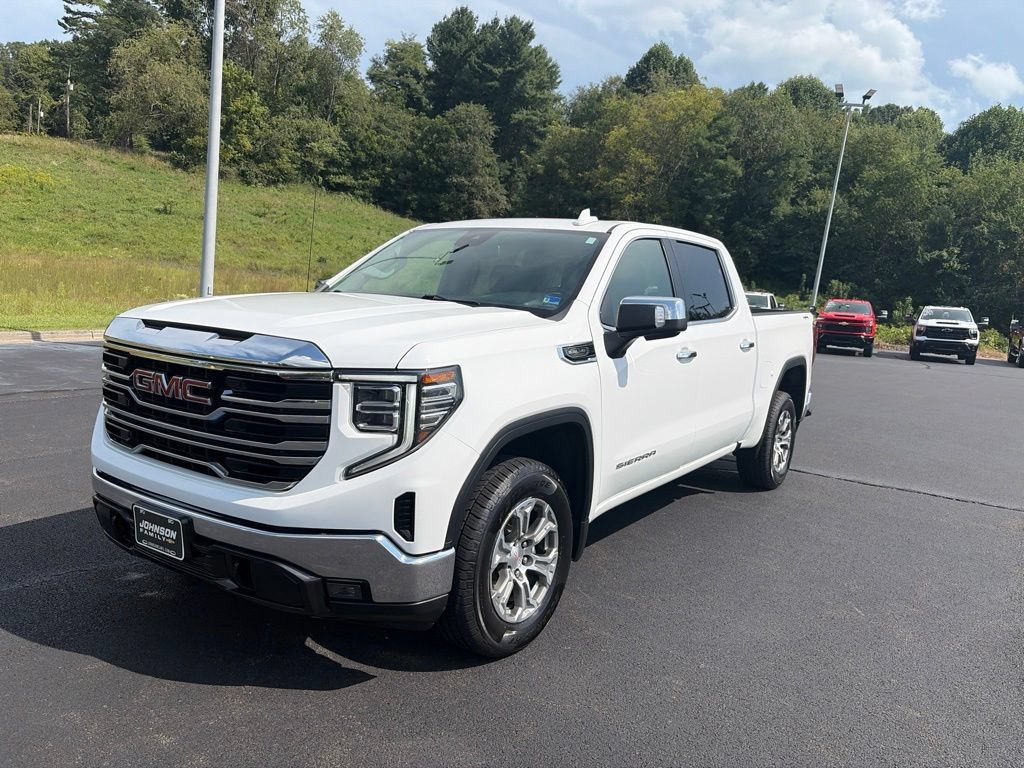 Used 2025 GMC Sierra 1500 SLT AWD/4WD image 5