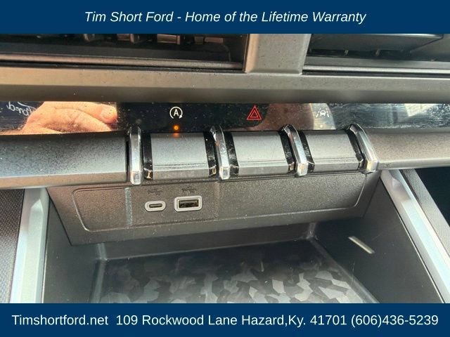 Used 2024 Chevrolet Colorado Trail Boss w/ Technology Package AWD/4WD image 14