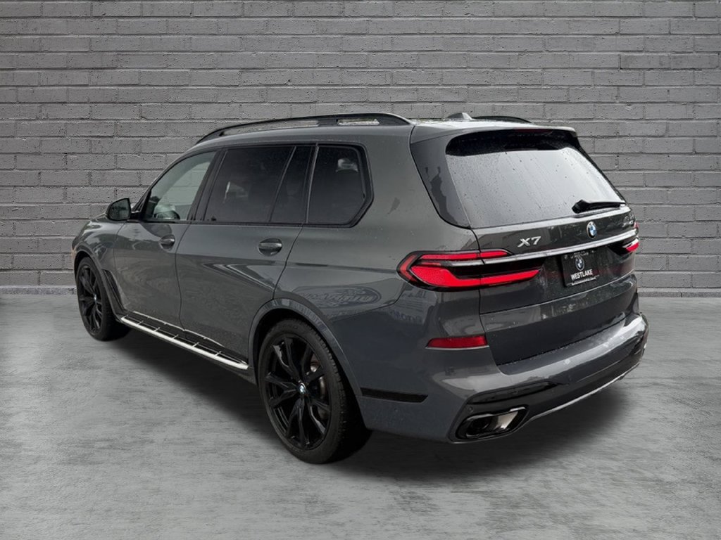 Used 2024 BMW X7 xDrive40i w/ M Sport Package AWD/4WD image 3