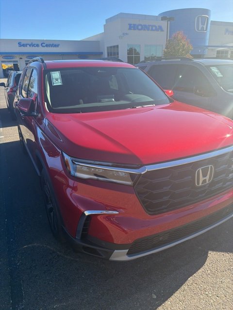 New 2025 Honda Pilot Touring image 3