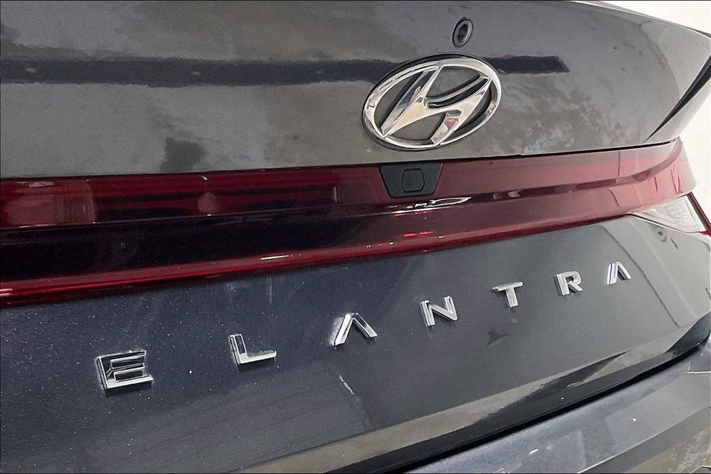 Used 2023 Hyundai Elantra SEL w/ Convenience Package FWD image 35