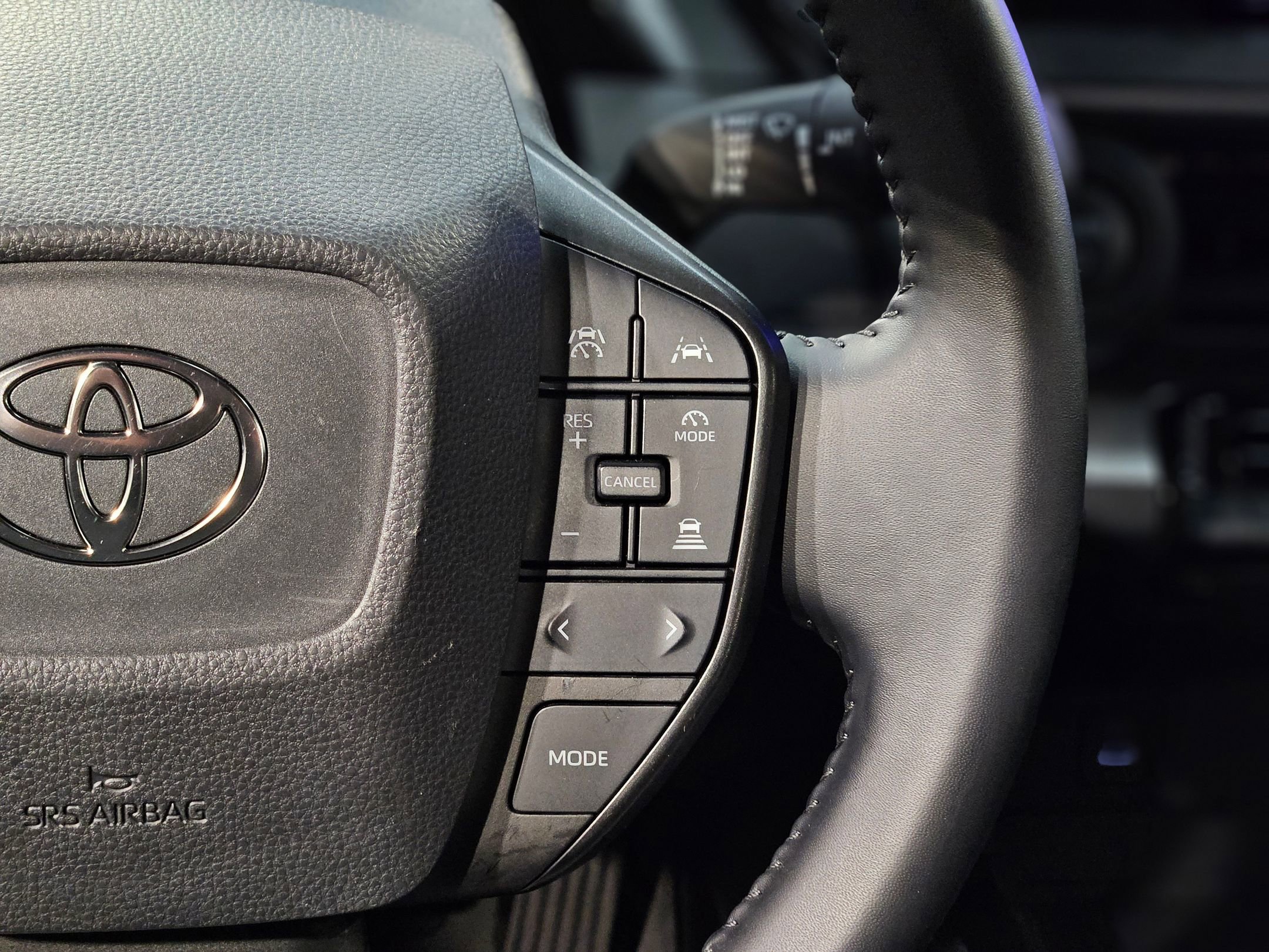 Used 2023 Toyota Prius LE image 28