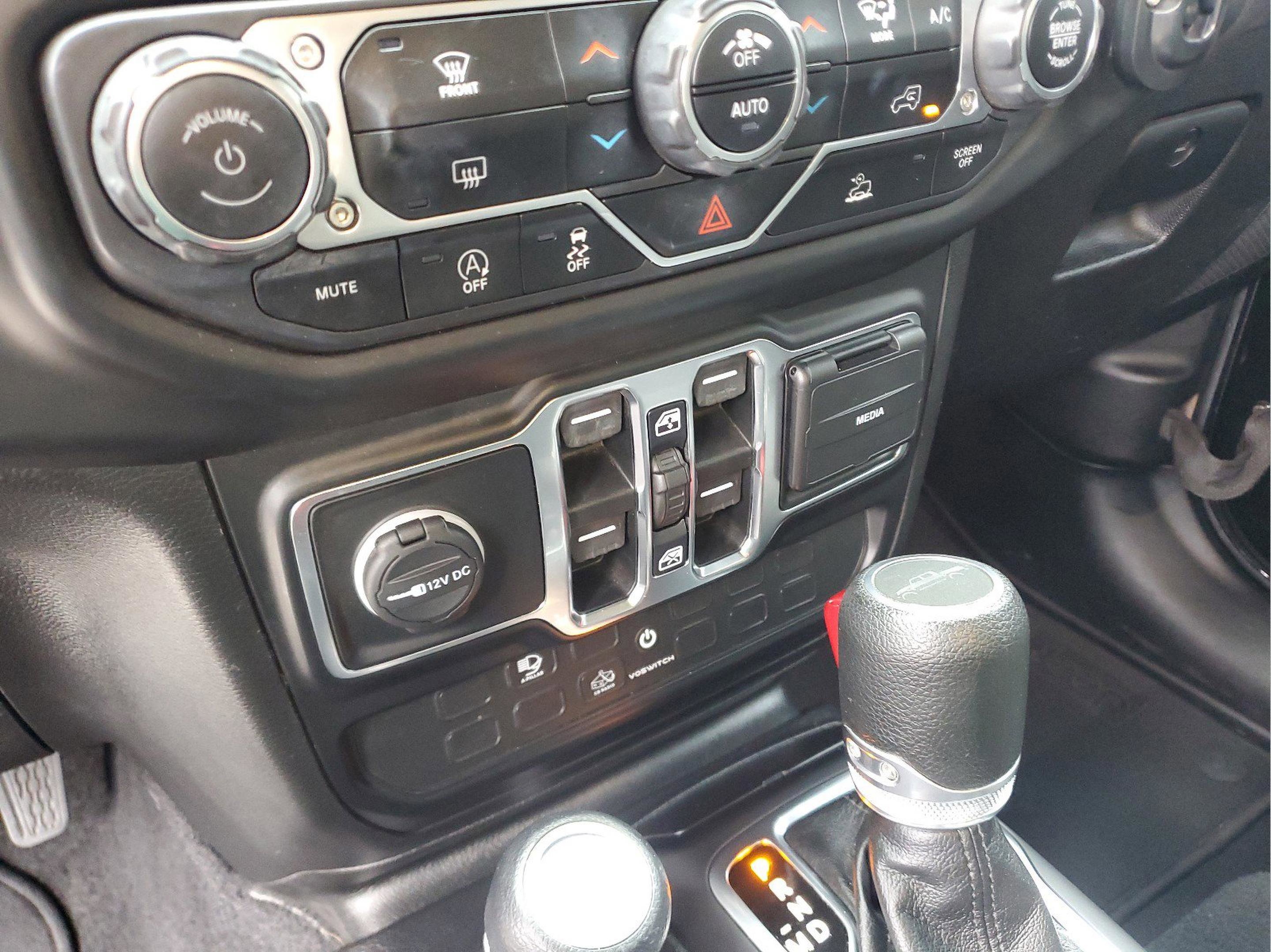 Used 2021 Jeep Gladiator Willys image 18