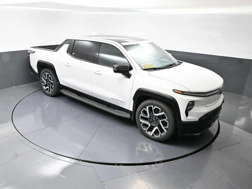 New 2025 Chevrolet Silverado EV RST image 39