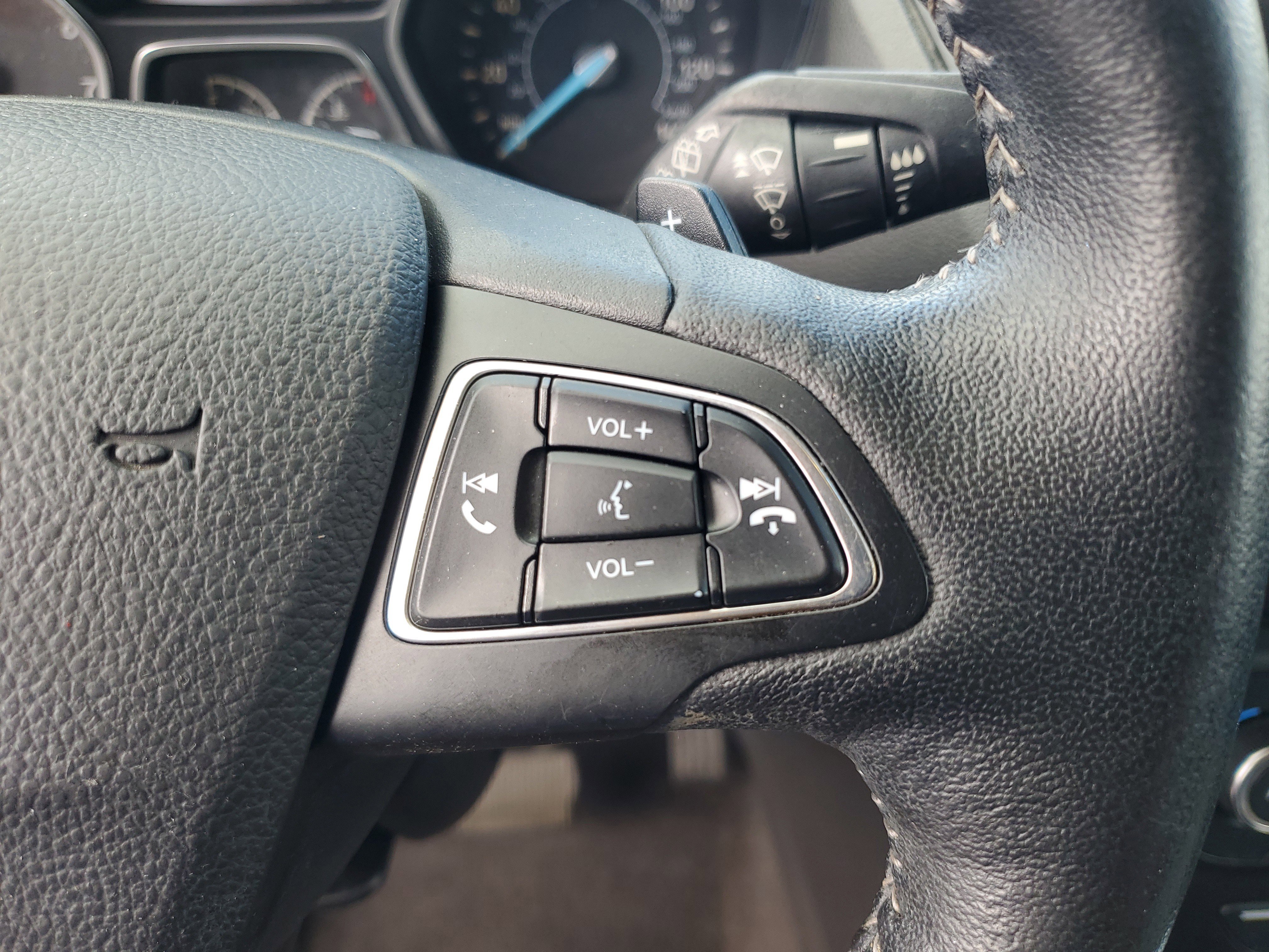 Used 2017 Ford Escape Titanium image 19