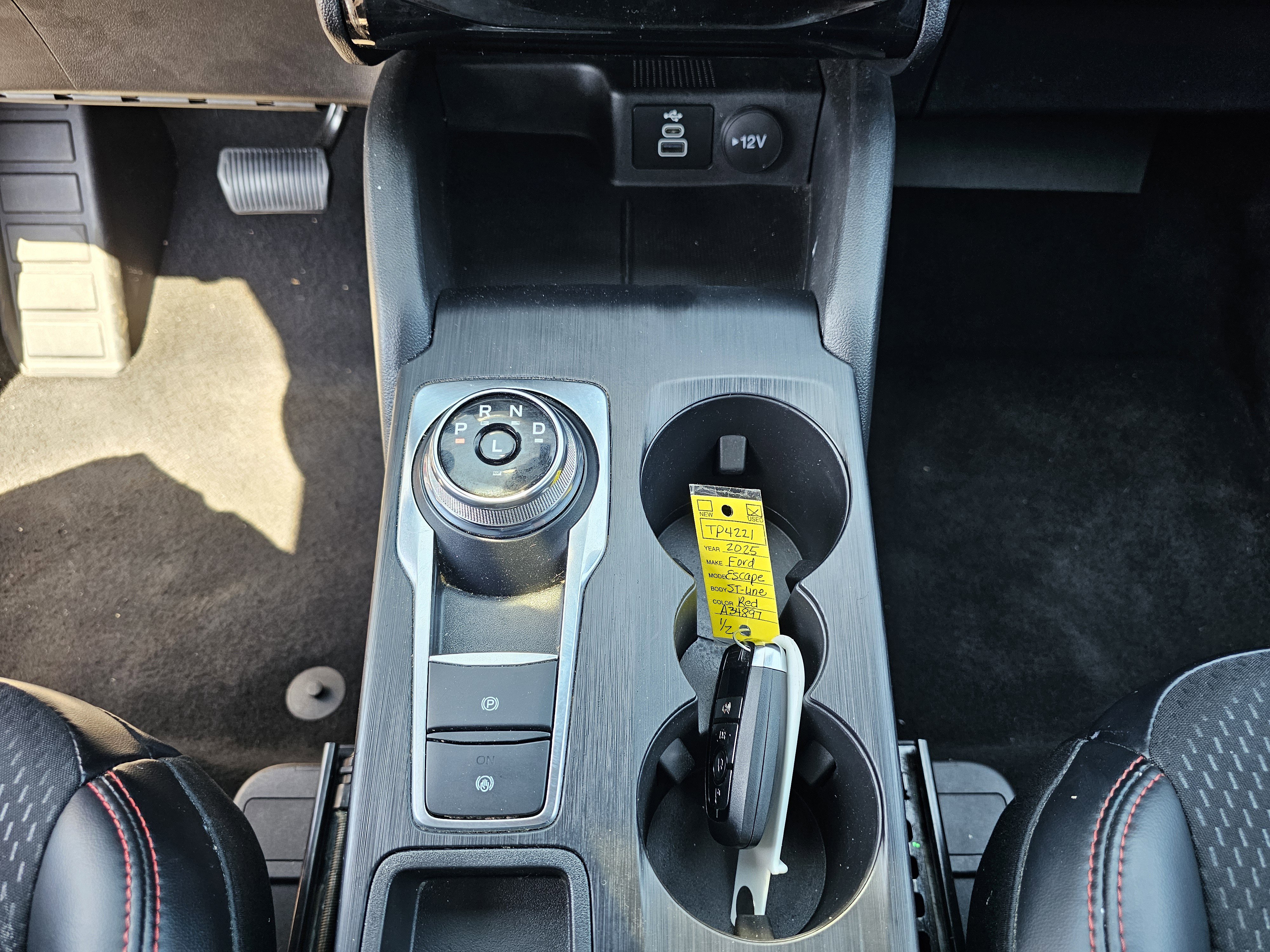 Used 2025 Ford Escape ST-Line w/ Tech Pack #1 FWD image 26