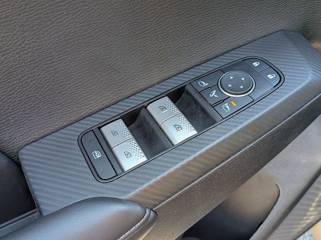 Used 2025 Mitsubishi Outlander SE image 13