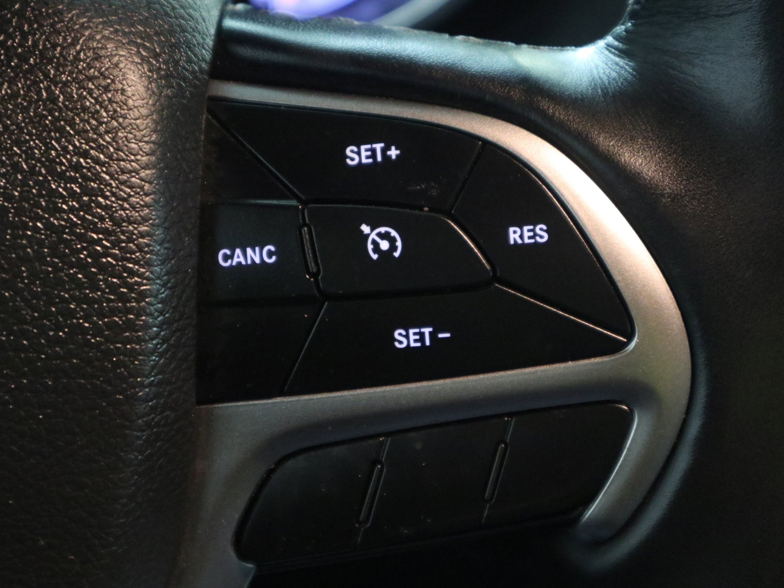 Used 2020 Jeep Grand Cherokee Overland image 29