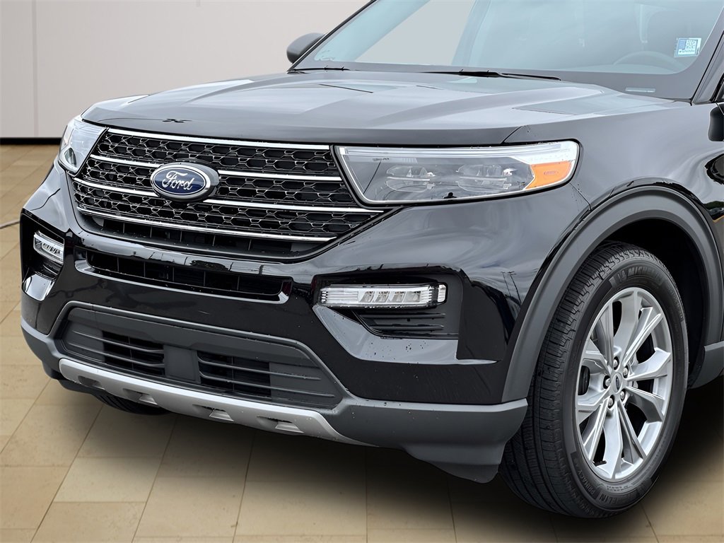 Used 2023 Ford Explorer XLT w/ Equipment Group 202A image 32