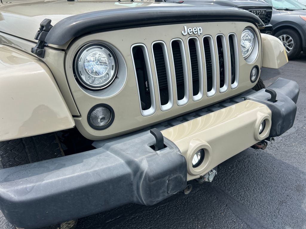 Used 2017 Jeep Wrangler Unlimited Sahara w/ Connectivity Group AWD/4WD image 10