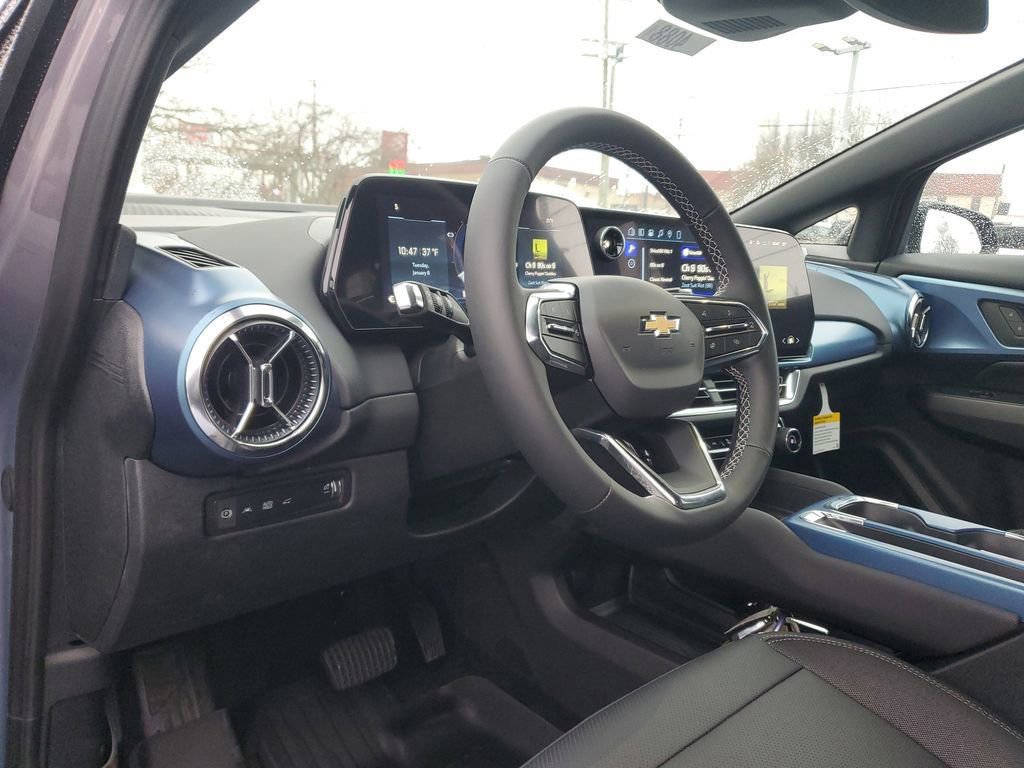 New 2026 Chevrolet Equinox EV LT image 17